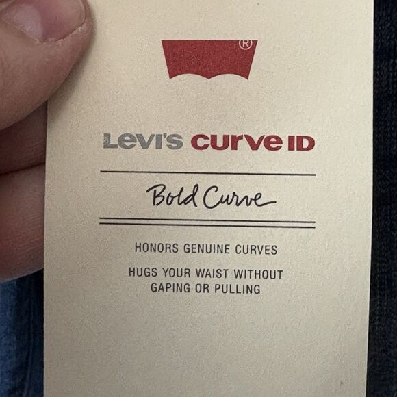 NWT Levi’s Women’s Bold Curve Bootcut Dark Wash Blue Jeans Size 4/27 Whiskered - Picture 5 of 14